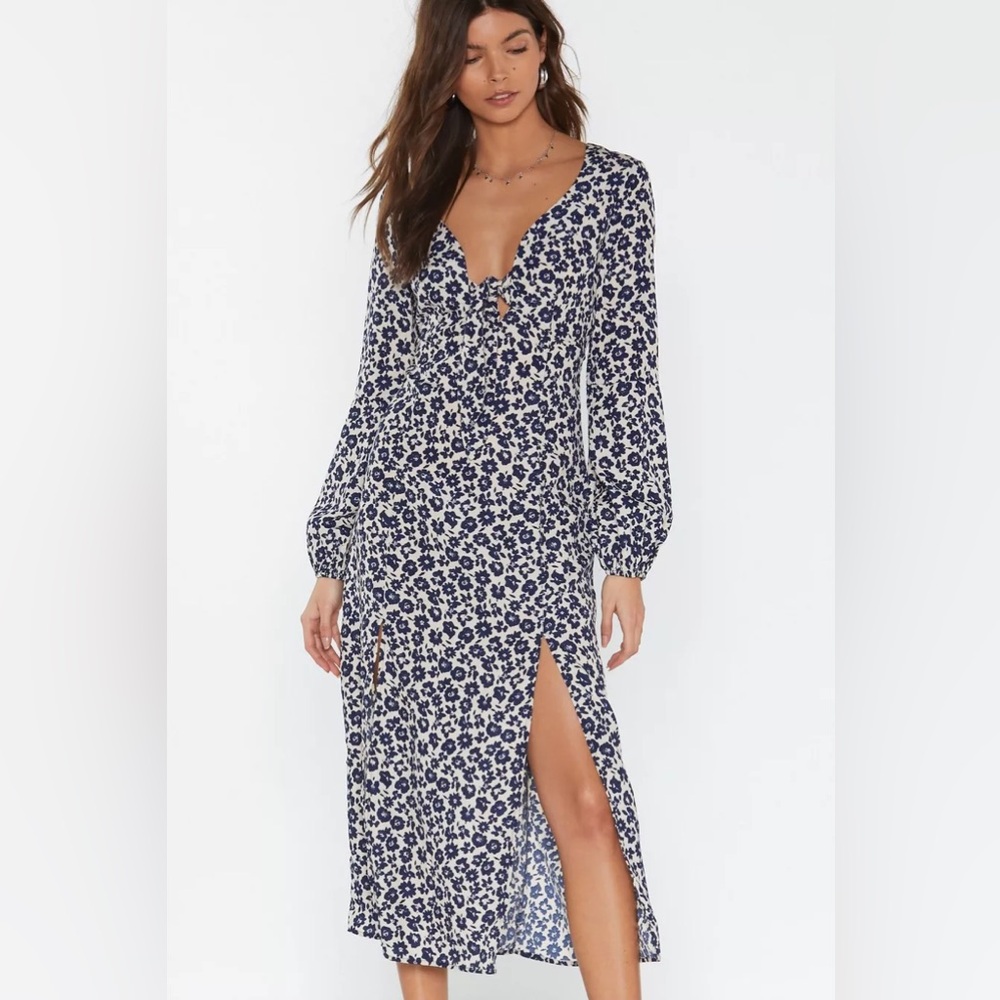 NWT Nasty Gal Longsleeve Tie Front Midi Dress
